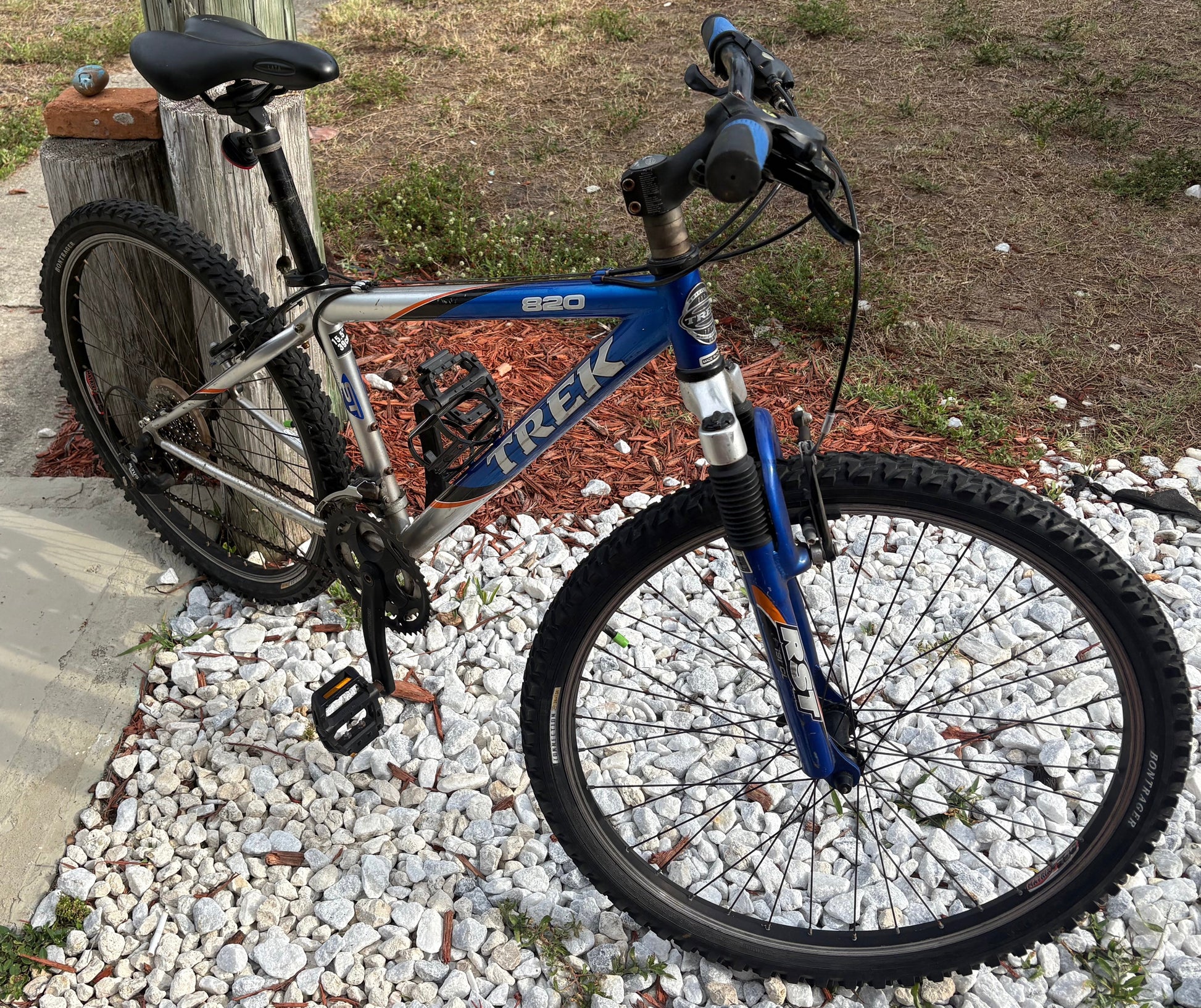 Mountain bike rental, Trek model, available for men and women in Florida.