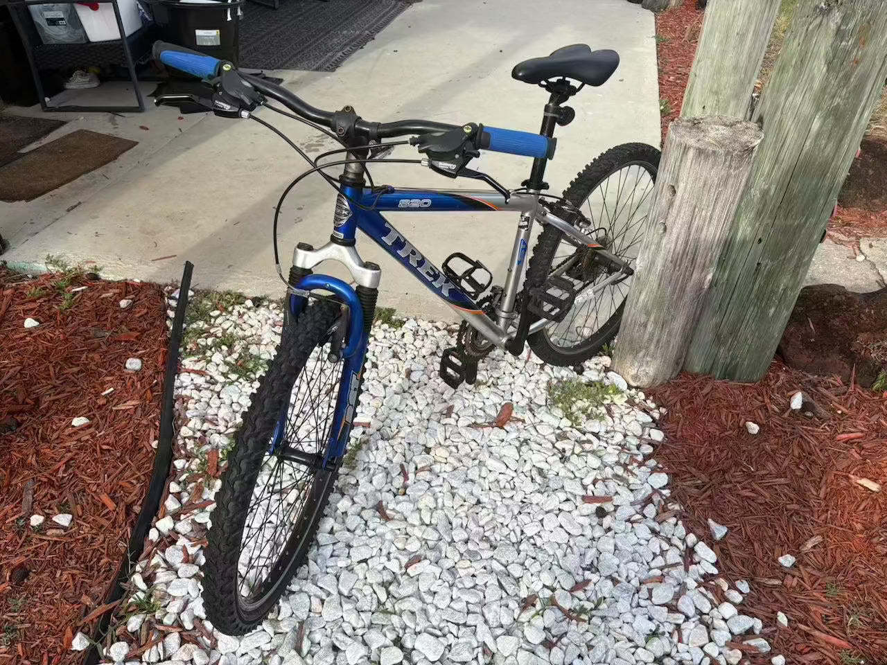 Mountain bike for rent on Florida’s Space Coast, available in Specialized, Trek, Diamondback, and GT models.